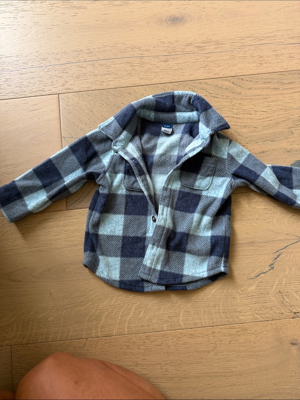Old Navy Plaid Fleece Button-Down in Navy and Light Blue